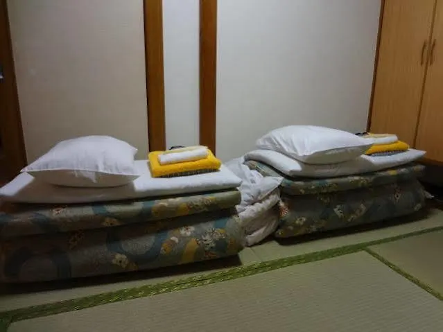 Ryokan Sansuiso Tokyo 2*,