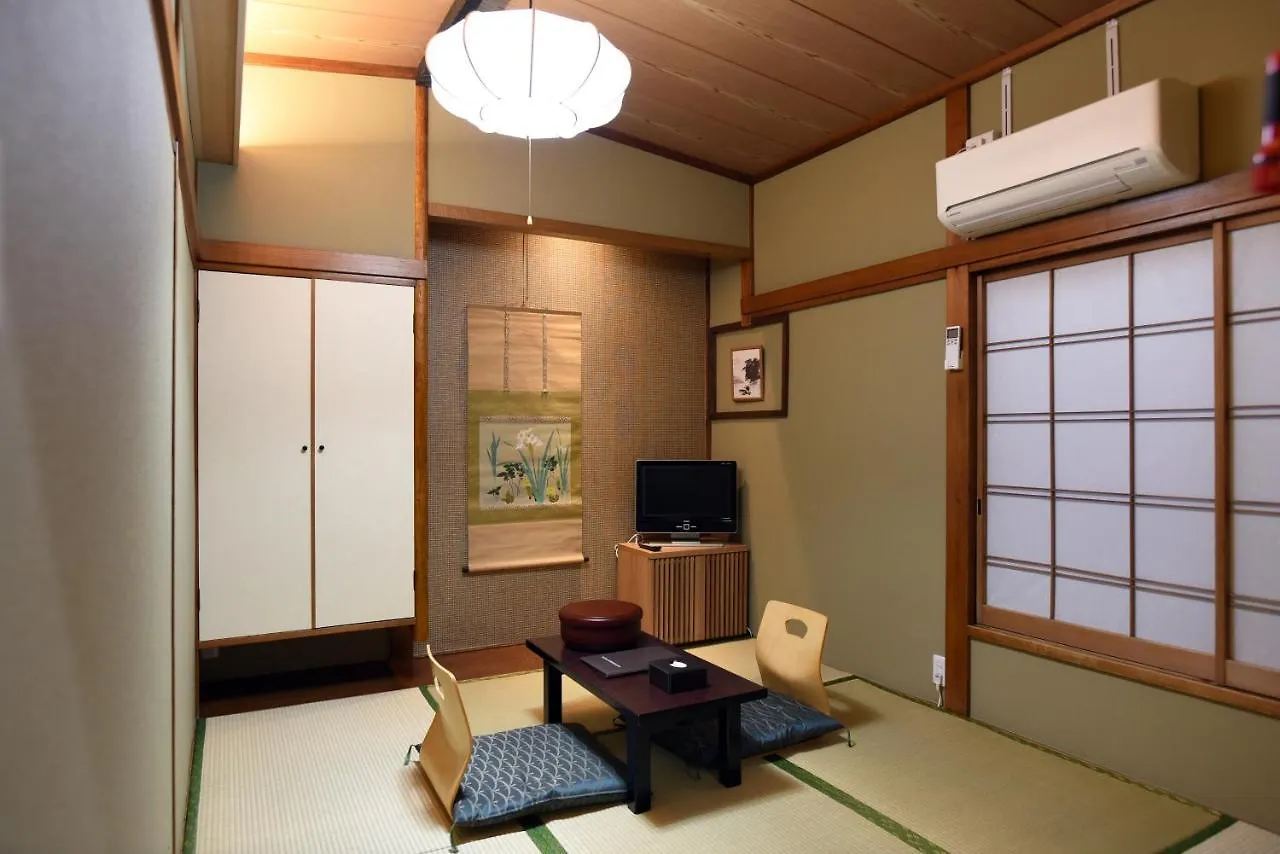 **  טוקיו Ryokan Sansuiso יפן